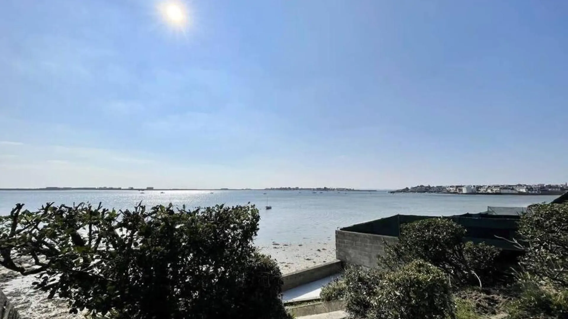 Maison de charme vue mer 180 rénovée Accès plage Riantec Hébergement de vacances